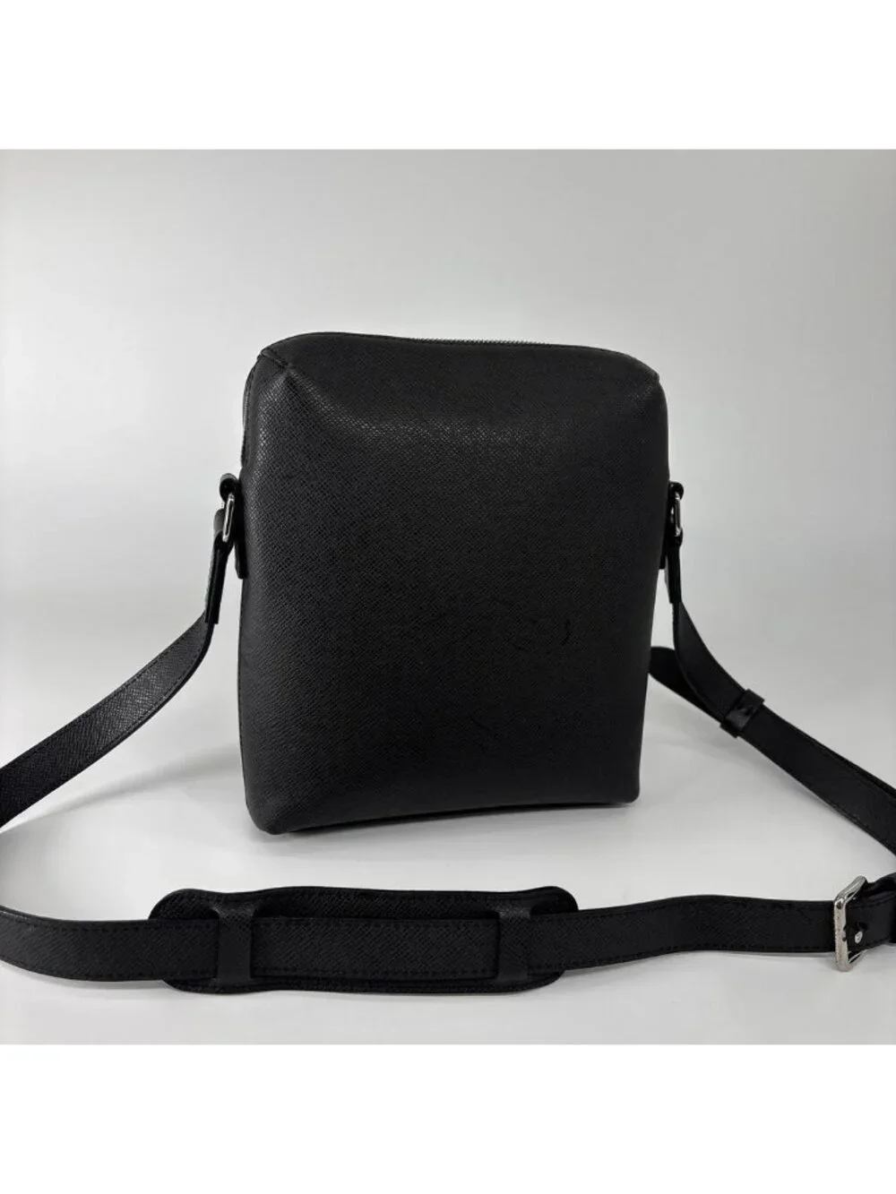 Louis Vuitton Super Taiga Grigori Shoulder Bag Black